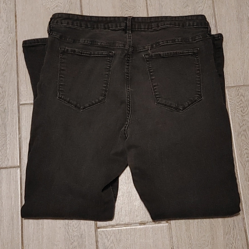 Old Navy Rockstar Black Mid-Rise Skinny Jeans Women's 18 Long Soft Lightweight - Picture 2 of 6